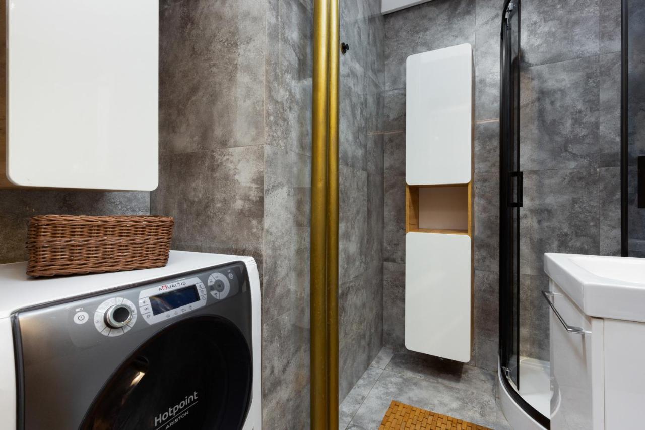 By Renters * Warsaw