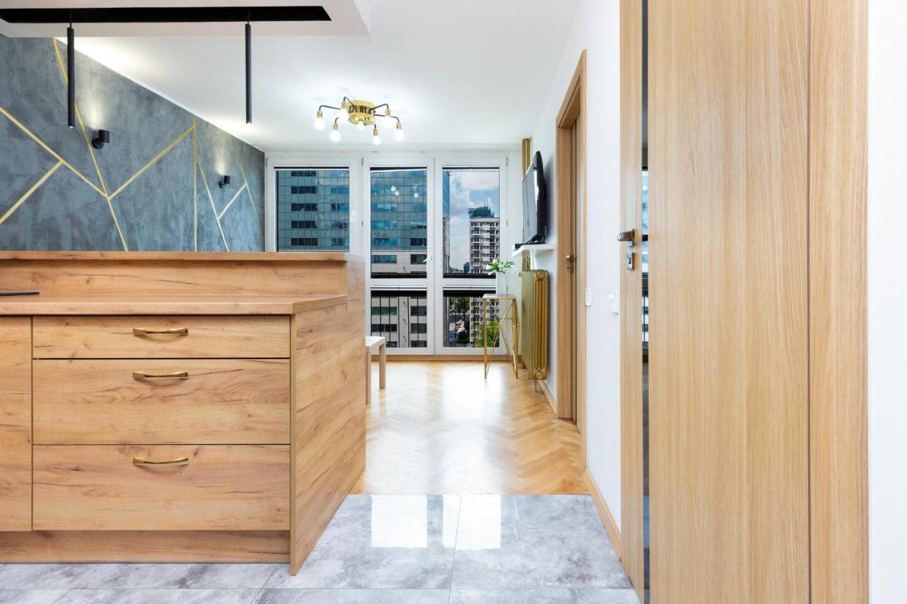 By Renters Leilighet *